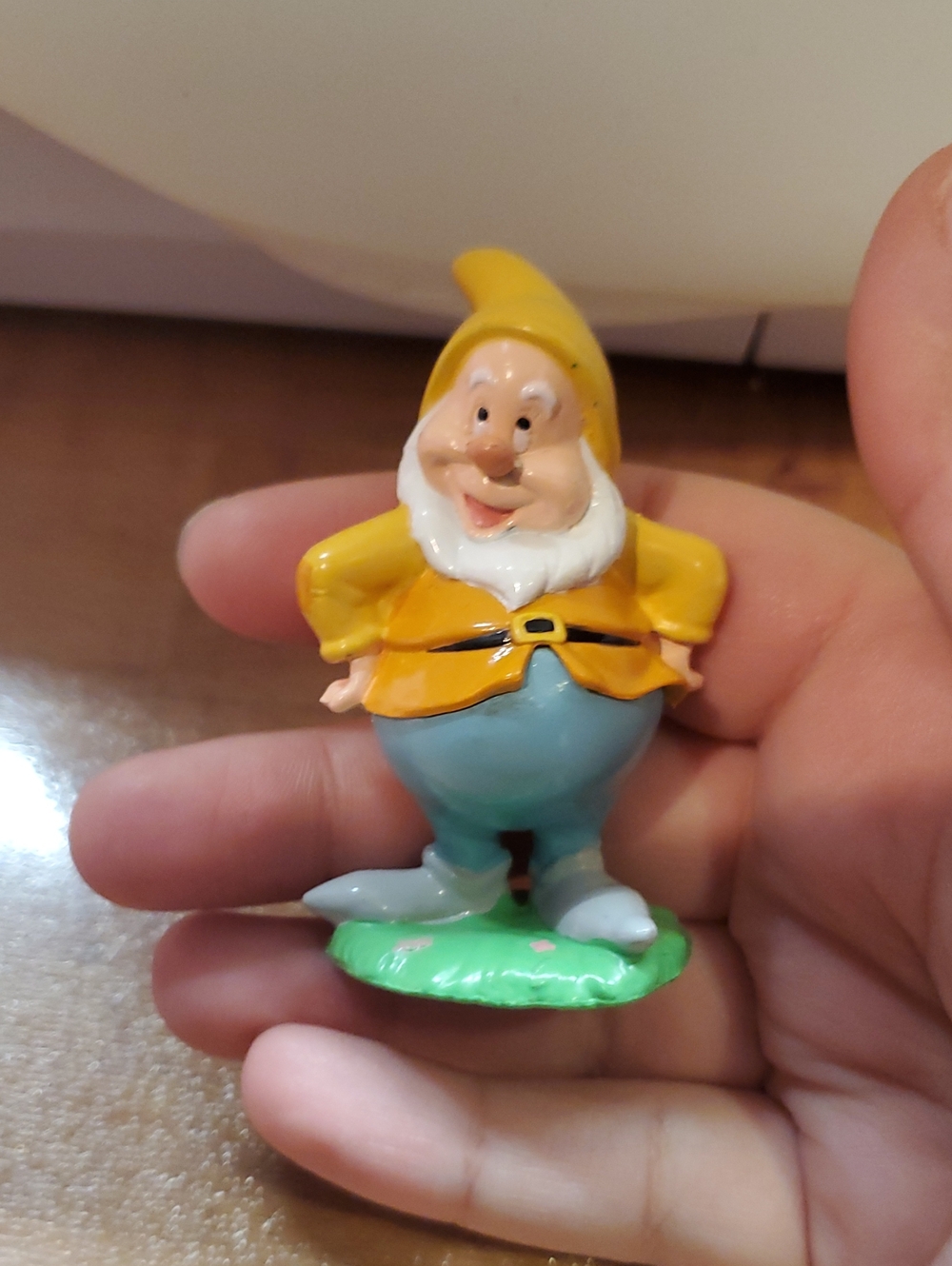 Disney Snow White and the Seven Dwarfs Happy Figure